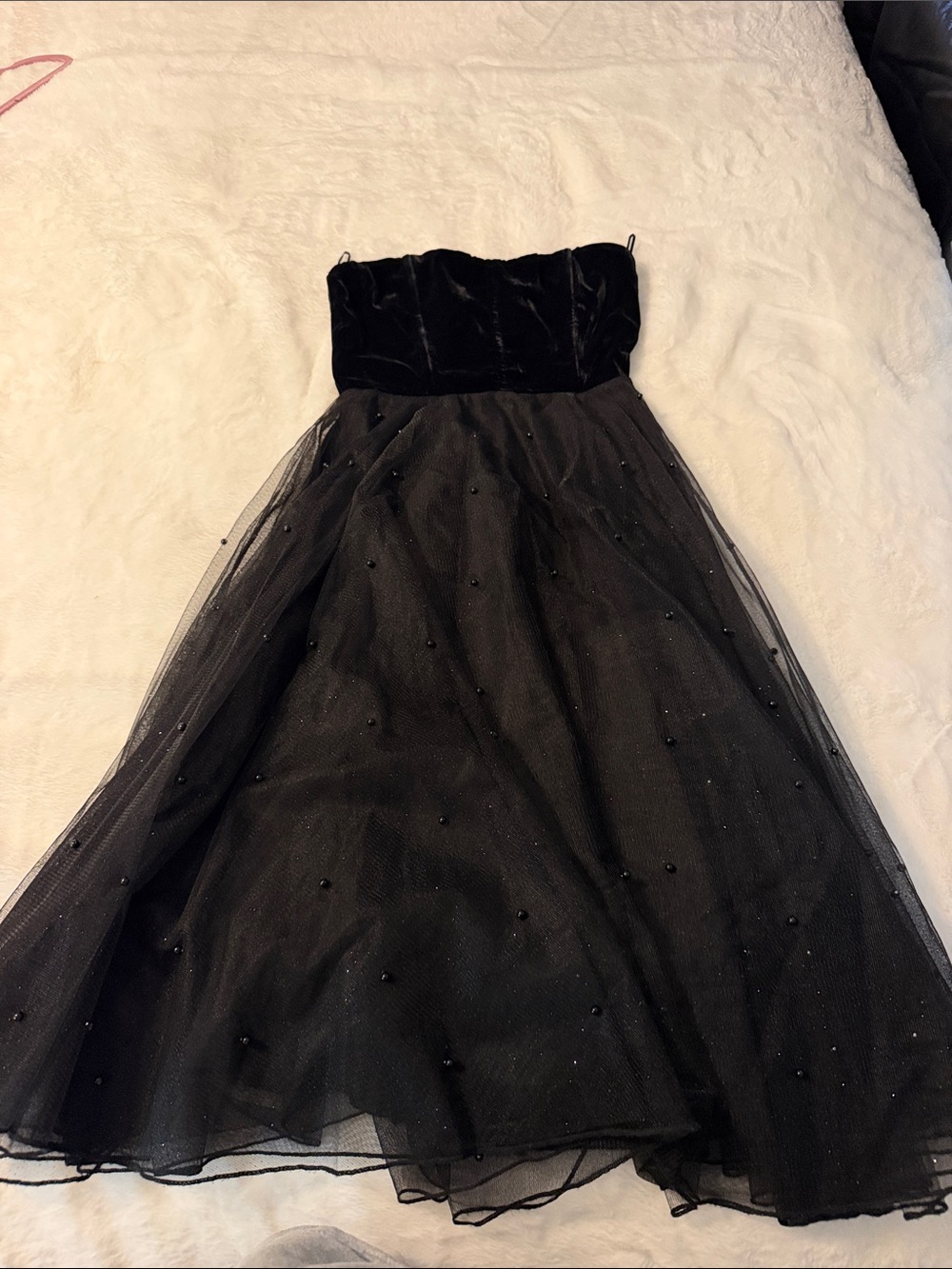 Francesca's Collections Black Strapless Velvet Bodice Tulle Gown
